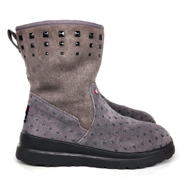 UGG I Heart Rock 'N Roll Grey Printed Hearts Black Studded Pull-On Short Boots - Picture 2 of 15